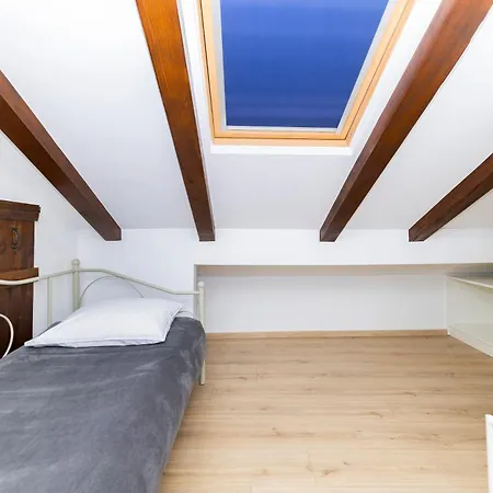 Daire Nikky 2br Apt. In Old Town Centre Zadar