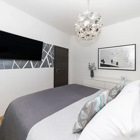 Daire Nikky 2br Apt. In Old Town Centre *