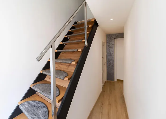 Nikky 2br Apt. In Old Town Centre