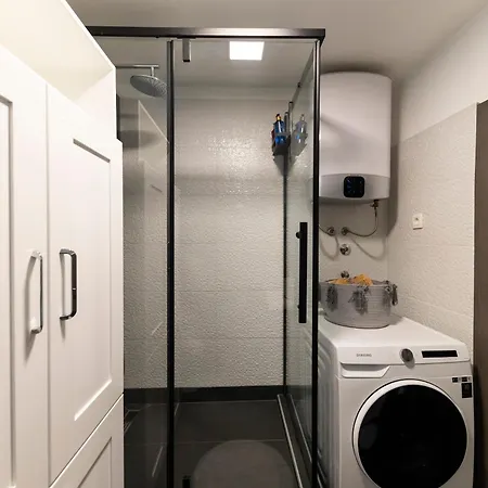 Nikky 2br Apt. In Old Town Centre Lejlighed