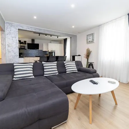 Lejlighed Nikky 2br Apt. In Old Town Centre