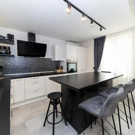 Lejlighed Nikky 2br Apt. In Old Town Centre Zadar