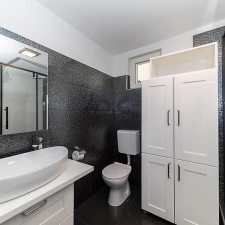 Lejlighed Nikky 2br Apt. In Old Town Centre